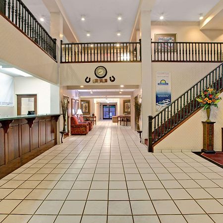 Days Inn & Suites By Wyndham Hickory Kültér fotó
