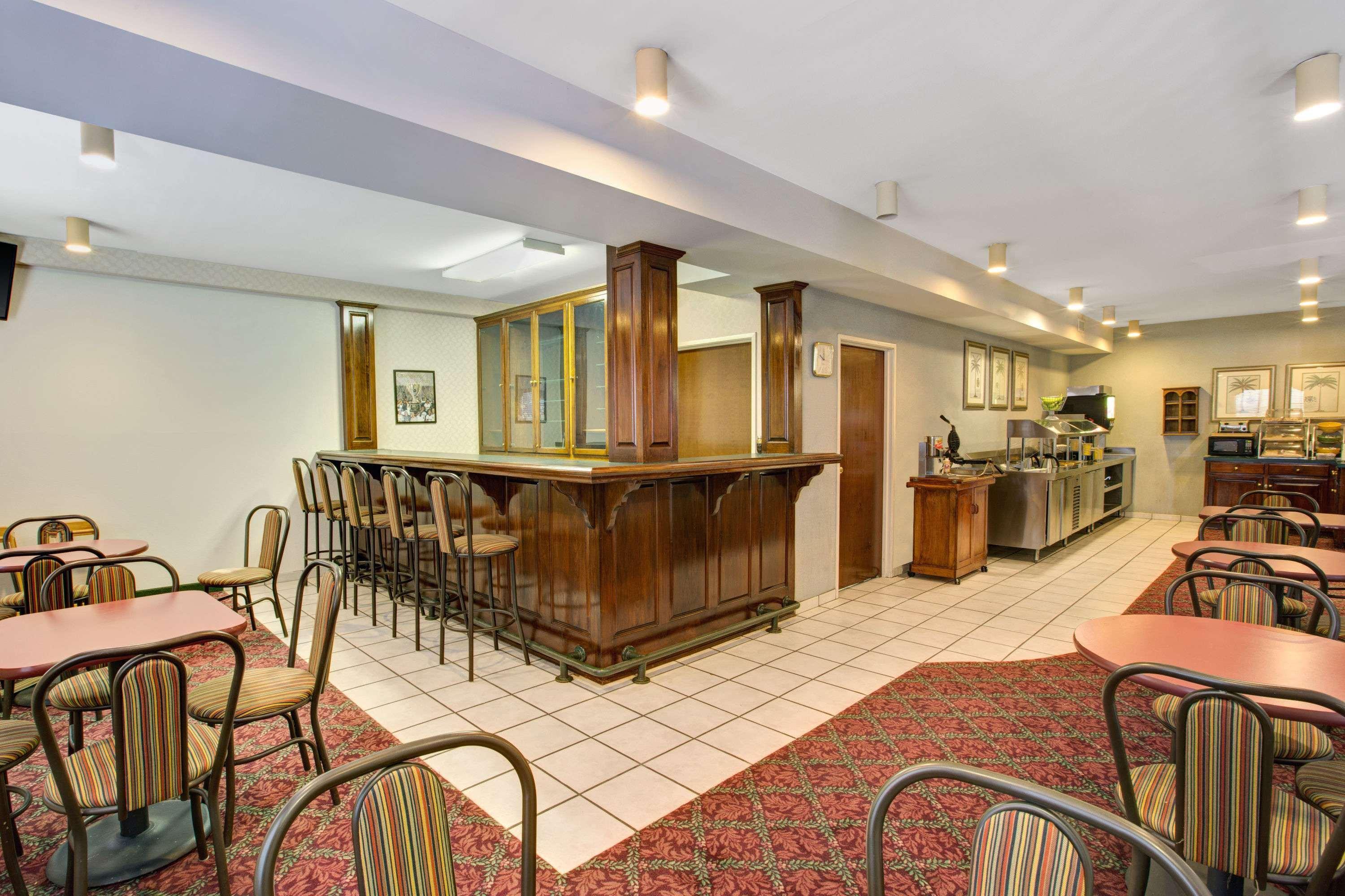 Days Inn & Suites By Wyndham Hickory Kültér fotó